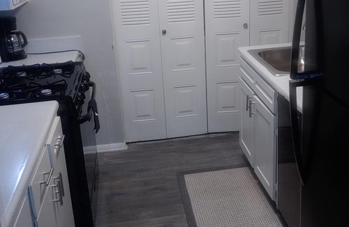 Stone Mountain Apartment | Spacious 1Br 1Sunroom