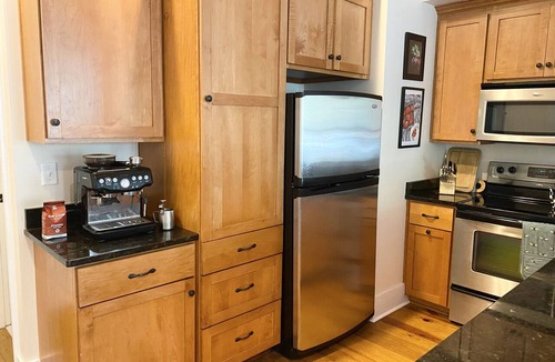 Historic Downtown Savannah Apartment | Spacious 2 bedroom apartment next to Forsyth Park