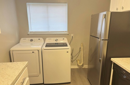 Dothan Apartment | Spacious 2-bedroom townhouse-style apartment located in the center of Dothan.