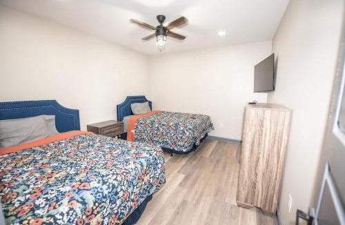 Dawsonville House | Spacious 2 bedroom Unit 4 beds sleeps 6 , D