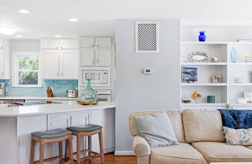 West Beach House | Spacious! 3 Carts-Captain's Watch Views-Steps to W Beach-4 day summer min stay