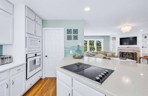 West Beach House | Spacious! 3 Carts-Captain's Watch Views-Steps to W Beach-4 day summer min stay