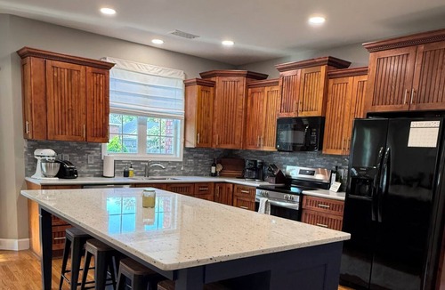 Kathleen House | Spacious 3BR/3BA Home Patio, Yard & Garage