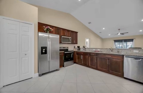 Port Saint Lucie House | Spacious 4-bedroom and 2 baths house in marvelous Port St. Lucie with AC and all