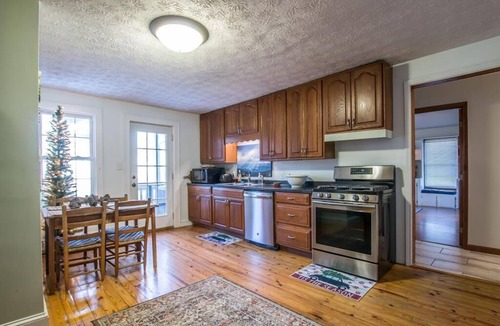 Damascus House | Spacious 4-bedroom Bungalow, Heart of Damascus