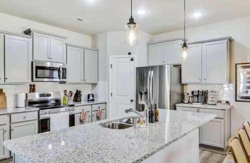 Paw Creek House | Spacious 4-bedroom house with BBQ and Games in Charlotte