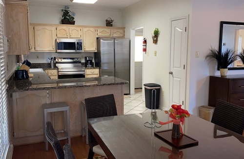 Harbor Town House | Spacious 4-bedroom House Perfect for Family weekend