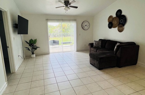 Joel House | Spacious 4-bedroom house with AC and WiFi in charming Lehigh Acres