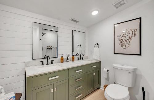 Tallahassee House | Spacious 4BD - Central Stay with Backyard & Games