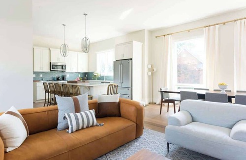 Germantown House | Spacious 4BR, Rooftop Patio, Garage, Walk to Faves | , 5 Mins to Nissan Stadium, Less than 10 Mins to Broadway, 24 Hr Hospitality, Great for Groups
