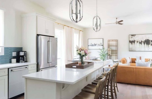 Germantown House | Spacious 4BR, Rooftop Patio, Garage, Walk to Faves | , 5 Mins to Nissan Stadium, Less than 10 Mins to Broadway, 24 Hr Hospitality, Great for Groups