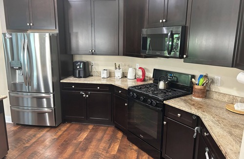 Fuquay-Varina House | Spacious 5-bedroom house in charming Raleigh suburb in Fuquay-Varina wt WiFi, AC