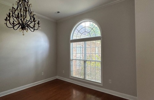Huntsville House | Spacious 5-bedroom house with WiFi, AC in marvelous Huntsville!