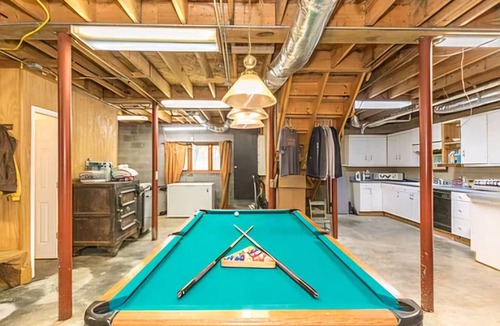 Wilson Creek House | Spacious 5-bedroom house w/fishing pond, WiFi, hot tub in Grayson Co Mountains
