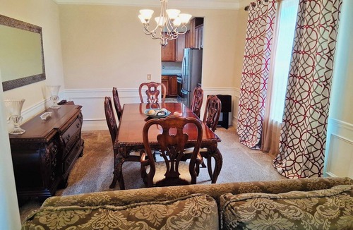 Lilburn House | Spacious 5-bedroom house in terrific Lilburn with AC