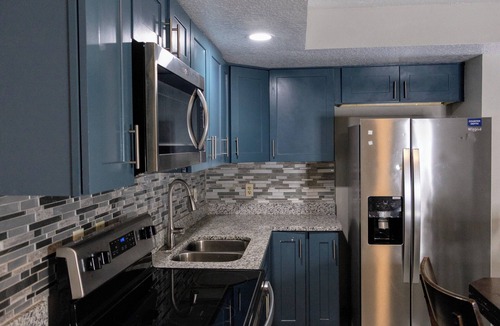 Pine Hills House | Spacious 5-bedroom house with WiFi, AC in pleasant Orlando