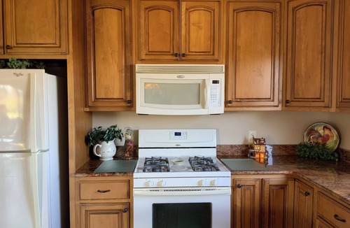 Forest Hill House | Spacious 5-bedroom secluded home in lovely Indian Mills with AC