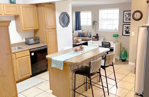 Griffin Heights House | Spacious 5 Bedroom Home, two blocks to FSU. Oversized parking for up to 8 cars