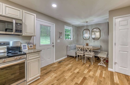 Johnson City House | Spacious 5BR Home Sleeps 9 Modern Comfort