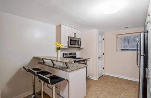 Petworth House | Spacious 9B Mansion 4 Levels -Private Yard & Parking
