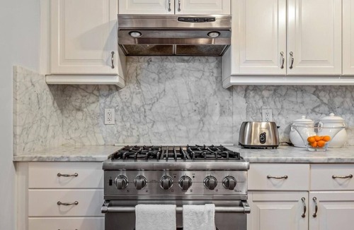Petworth House | Spacious 9B Mansion 4 Levels -Private Yard & Parking