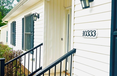 Ballantyne East House | Spacious and Comfortable House