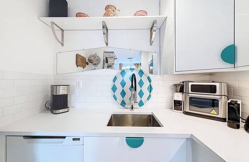 Mid Beach Condo | Spacious beach gem: Perfect for groups and couples