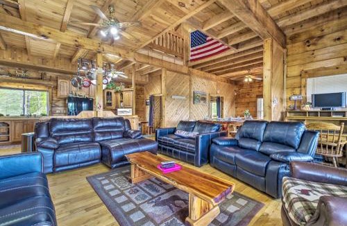 Albany House | Spacious Cabin on Dale Hollow Lake w/Hot Tub!