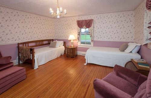 Stanley House | Spacious Country House with Scenic Views, Trail Rides on site, and River Access!