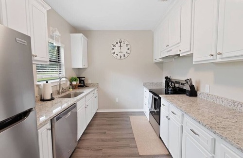 Grand Bay House | Spacious Country Living with Fishing Lake!