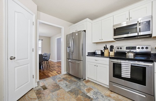 Newport News House | Spacious Family Oasis, 5 Bedrooms, Huge Yard & Garage