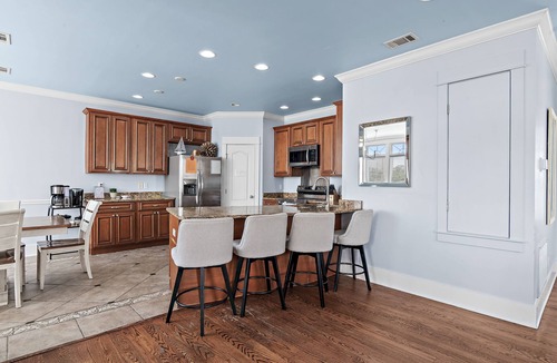 Emerald Waters Village House | Spacious, Fooseball, Air Hockey, Arcade Games, X-box,Hot tub, Free Golf Cart