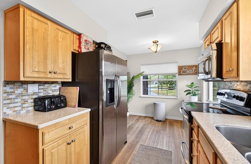 South Pinellas Community Council Apartment | Spacious Fun Retreat Near the Beach/Jacuzzi