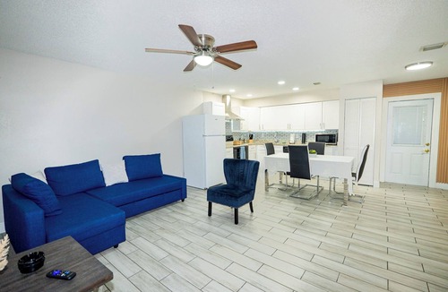 Old Seminole Heights House | Spacious Home in CentralTampa near all attractions