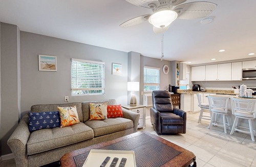 Mid Island House | Spacious home with heated pool, lots of outdoor entertainment, and WIFI