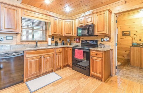 Cherry Log House | Spacious Home w/Views, Hot Tub & All Paved Access