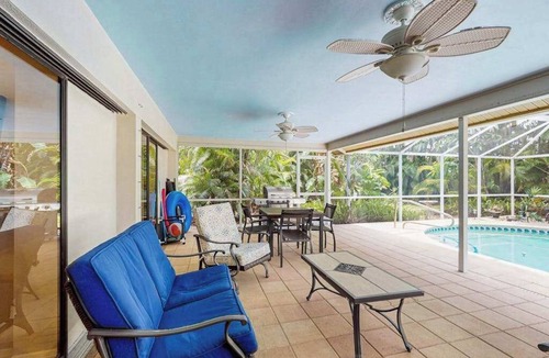 Biggar House | Spacious home with heated pool, WiFi, washer & dryer, and lanai