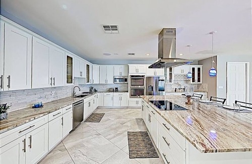 Lantana Bed & Breakfast | Spacious Home with Pool East Lantana