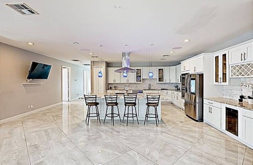 Lantana Bed & Breakfast | Spacious Home with Pool East Lantana