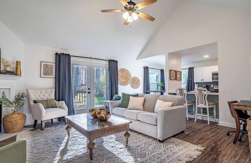 Woodstock House | Spacious Honeybee 3BR Home with Deck - Near Downtown!