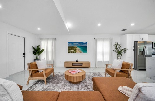 Lake Worth House | Spacious & Modern Brand New Home