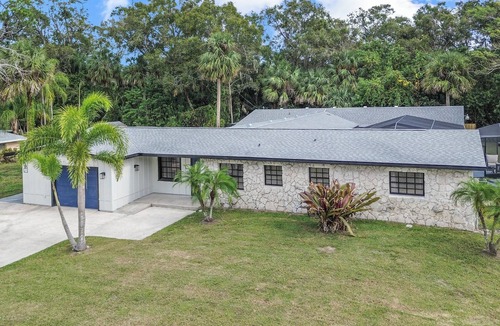 Vero Beach House | Spacious Multi-Unit 8-bedroom house with AC and WiFi in delightful Vero Beach
