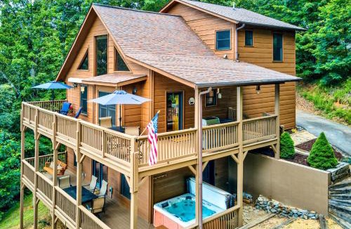 Indian Rock Springs House | Spacious Murphy Chalet w/Hot Tub: Mtn Views!