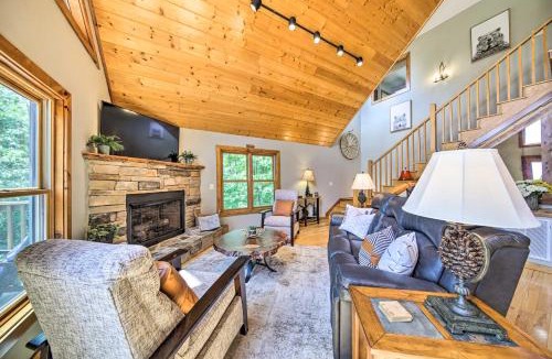 Indian Rock Springs House | Spacious Murphy Chalet w/Hot Tub: Mtn Views!