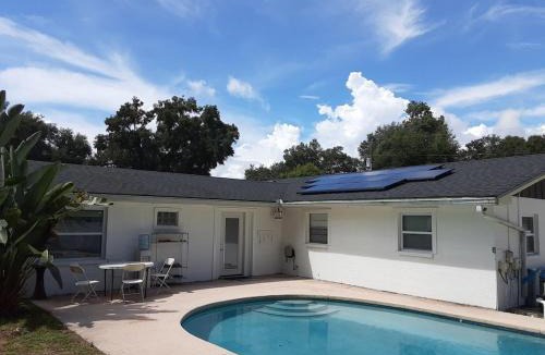 Putnam Hall House | SPACIOUS POOL HOME in North FL