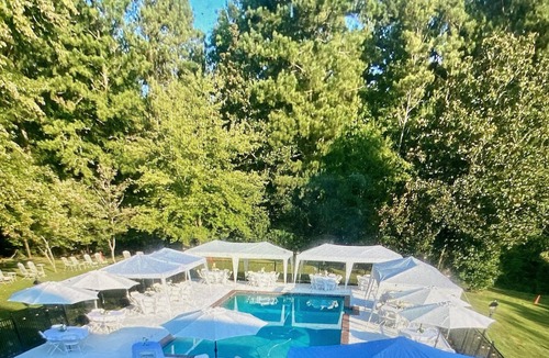 Jonesboro House | Spacious property for rent. We welcome a family or a business.