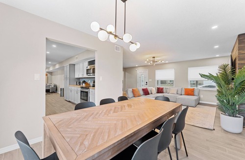 Bay Crest Park House | Spacious & Relaxing Tampa Escape w/Heated Pool, Minigolf, Firepit