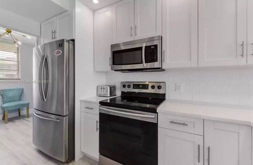 Plantation Key Apartment | Spacious & Remodeled condo w/sunset views!