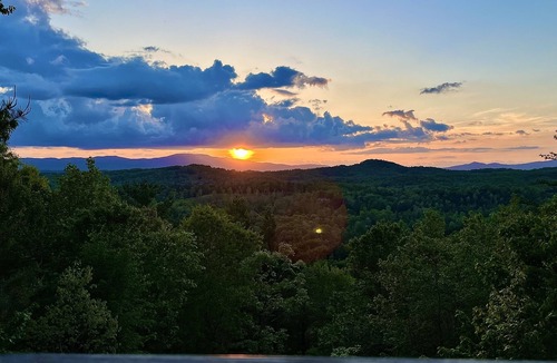 Ridgeline Vistas Cabin | Spacious Retreat~ Hot Tub~ Stunning Views~ Game Room