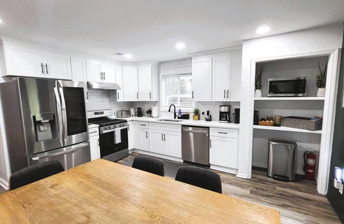 Sandy Springs House | Spacious Sandy Springs Home | 4BDR Near Buckhead
